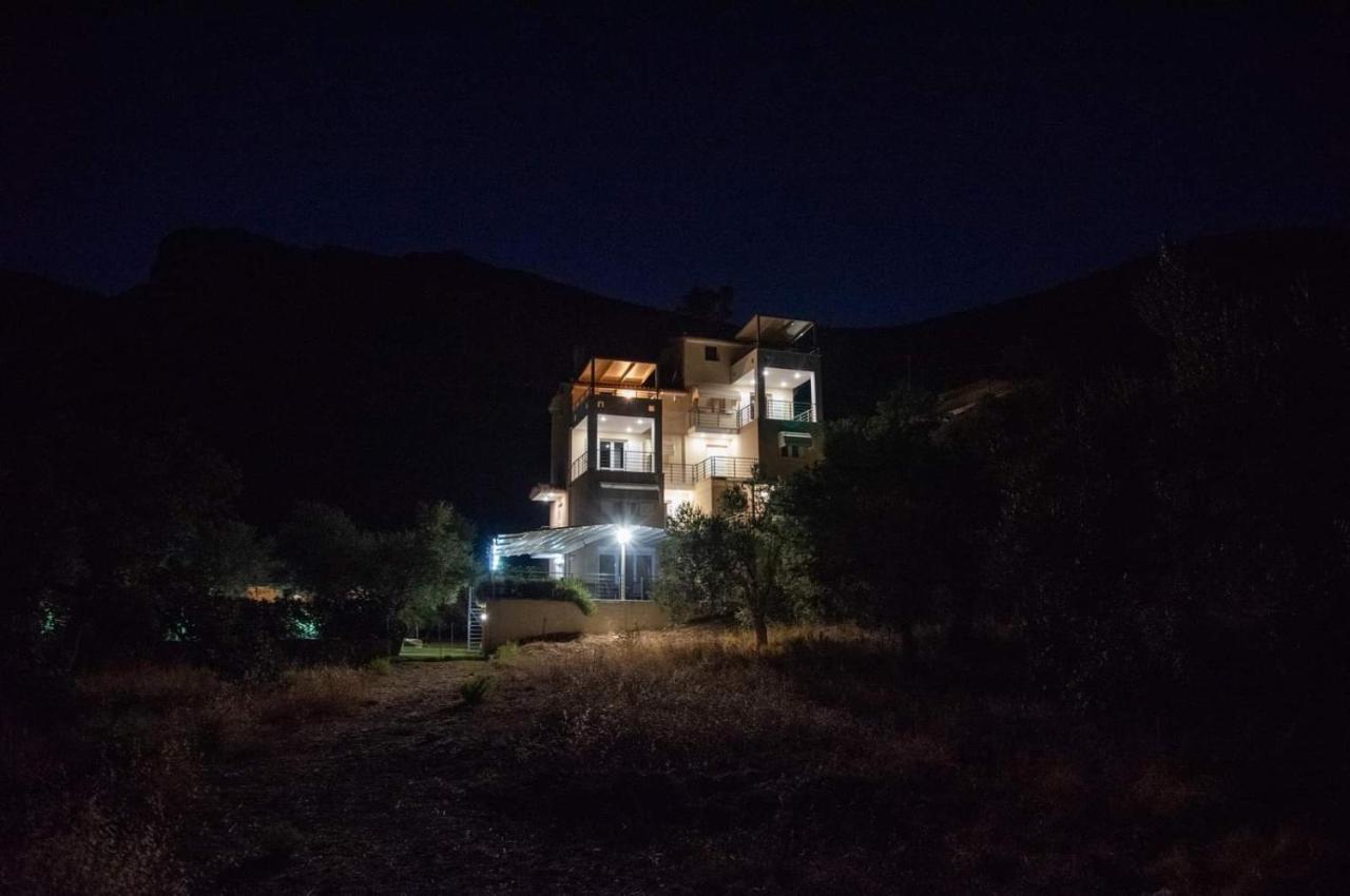 Nikole'S Villas Luxury 180M2 Tiros Exterior photo